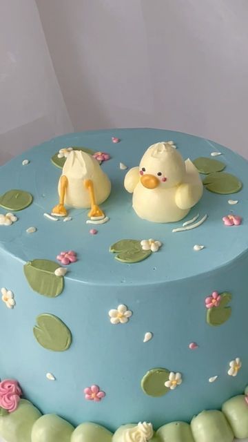 Cute Pastel Birthday Cakes, Cute Buttercream Cake Designs, Cake Idea Birthday, Cool Birthday Cake Designs, 6 In Cake Ideas, Cute Cakes Designs, Cake Ideas Animals, Cute B Day Cakes, Cakes With Animals