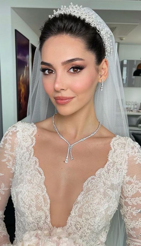 bridal makeup, wedding make up, soft glam makeup, soft glam bridal makeup, bridal makeup look, glam bridal makeup look, soft glam wedding makeup, bridal makeup looks, soft makeup look Bride Hair With Long Veil, Timeless Wedding Makeup, Veiled Bride, Soft Glam Wedding Makeup, Soft Glam Wedding, Glam Bride Makeup, Soft Bridal Makeup, Pale Skin Makeup, Pale Makeup