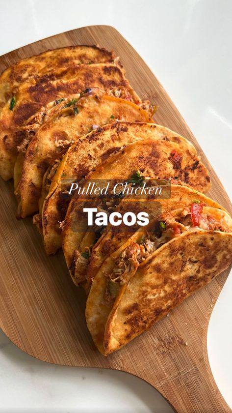 Kausar Raja | Pulled Chicken Tacos Bacause it’s #tacotuesday🌮 🌮Recipe: Makes 10-12 tacos - 500g chicken breast - 2 bell peppers - 1 red onion - 3… | Instagram Taco With Chicken, Pull Chicken Tacos, Pulled Chicken Tacos Recipe, Pulled Chicken Dinner Ideas, Chicken Pull Apart Tacos, Pulled Chicken Ideas, Healthy Pulled Chicken Recipes, Pulled Chicken Meals, Tacos Recipes Chicken