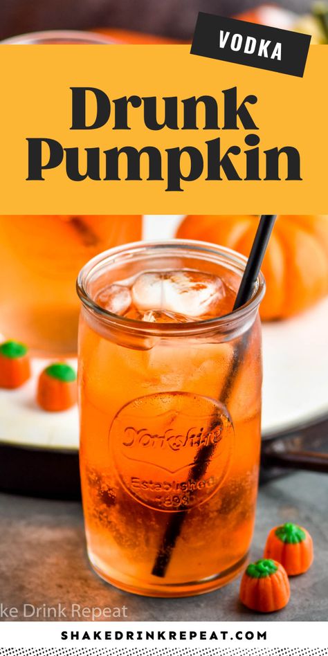 Easy Pumpkin Drinks Alcoholic, Pumpkin Batch Cocktail, Pumpkin Spice Shots Alcohol, Orange Color Drinks Alcohol, Pumpkin Spice Vodka Drinks, Drink Specials For Bars Fall, Fall Drinks Alcohol Pumpkin, Pumpkin Alcholic Drink, Autumn Shots Alcohol