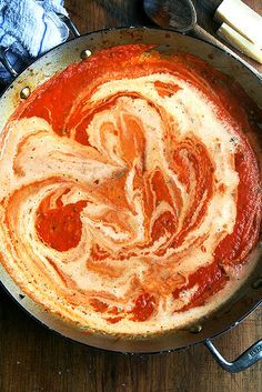 If you’re a penne alla vodka fan, this one’s for you - a 2hr baked dish that calls for canned tomatoes and makes them sing Ina Garten, Best Vodka Sauce, Pasta Alla Vodka, Vodka Sauce Recipe, Best Vodka, Penne Alla Vodka, Alla Vodka, Ina Garten Recipes, God Mad