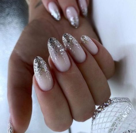 Elegant Winter Nails 2023 - 2024 16 Ideas - women-club.online Nail Ideas Gold And White, Silver Elegant Nails, Nail Silver Design, Glitter Design Nails, Glitter Silver Nails, Silver Nails Designs, Silver And White Nails, Gold Silver Nails, Silver Nails Ideas