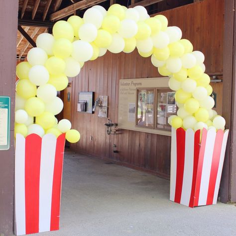 Circus Popcorn Balloon Arch by Inflation Sensations: Circarnival Wedding Details | Vintage Circus Carnival Wedding on a Budget | Lola Tangled blog Circus Birthday Party Theme, Carnival Birthday Party Theme, Circus Carnival Party, Circus Theme Party, Spring Carnival, Carnival Themed Party, Circus Birthday Party, Balloon Dress, Carnival Birthday Parties