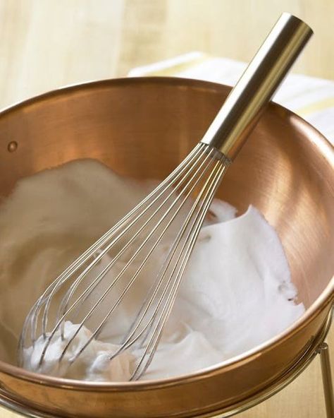 Many people swear by the quality of hand-whisked egg whites. This article explains the proper form involved in efficient hand whisking. http://www.thekitchn.com/whisking-by-hand-165029 Balloon Whisk, Decor Ikea, Small Kitchen Decor, Stainless Steel Bowls, Copper Bowl, Whisks, Ikea Pax, Joanna Gaines, Cooking Techniques