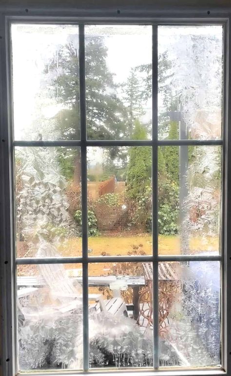 How to Frost Glass Windows with Epsom Salt - Crafty Little Gnome Frosted Window Diy, Kill Weeds Naturally, Holiday Boards, Snowy Window, Decorate For Christmas, Lace Painting, Frosted Windows, Big Mirror, Diy Wind Chimes