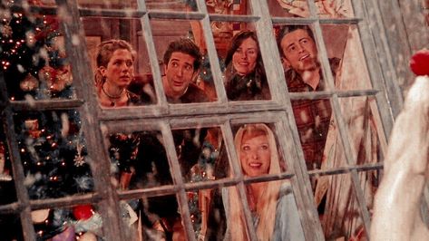 Christmas Movie Scenes Aesthetic, Christmas Large Widget, Peanuts Christmas Wallpaper Desktop, Friends Christmas Aesthetic Tv Show, Friends Tv Christmas, Christmas Aesthetic Header, Christmas Films Aesthetic, Christmas Aesthetic Horizontal, Friends Show Christmas