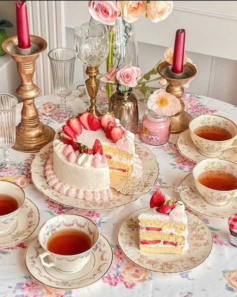 Aesthetic Tea Party, Cake And Tea, Aesthetic Tea, Tea Party Ideas, English Tea Party, Tea Party Table, High Tea Party, Tea Party Food, Afternoon Tea Parties