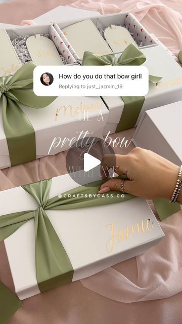 Box Bows Ribbons, Proposal Box Ideas Bridesmaid Gifts, Box Ribbon Wrap Bow Tutorial, How To Tie A Gift Box Ribbon, How To Tie A Bow On A Gift, Ribbon Tying Tutorial Gift Wrapping, Ribbon On Gifts Wrapping Ideas, Giftset Idea, Box Ribbon Packaging