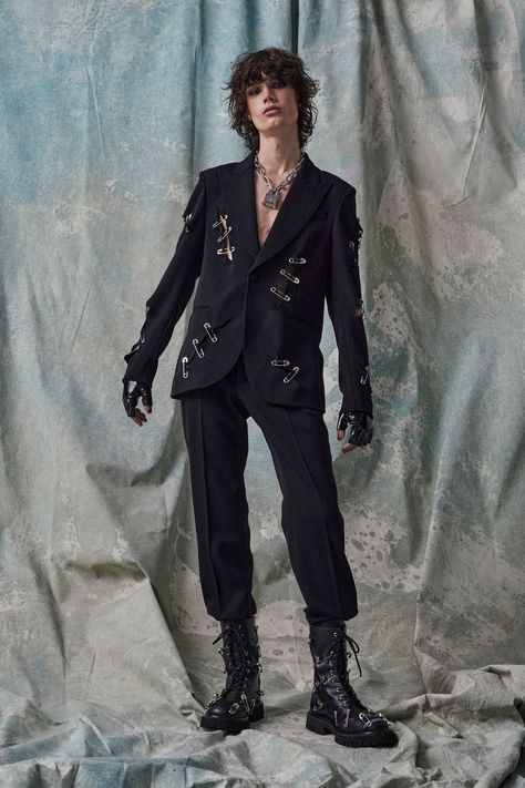 Punk Outfits Men, Prefall 2023, Punk Prom, Gothic Fashion Men, Punk Style Outfits, Punk Men, Pre Fall 2023, Goth Guys, High Fashion Men