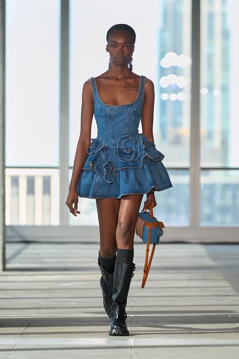 AKNVAS Spring/Summer 2025 Collection | Hypebeast Fashion Newsletter, Hudson Yards, Denim Trends, Spring Fashion Trends, Summer Fashion Trends, Runway Show, Only Fashion, Audrey Hepburn, Fashion Week Spring