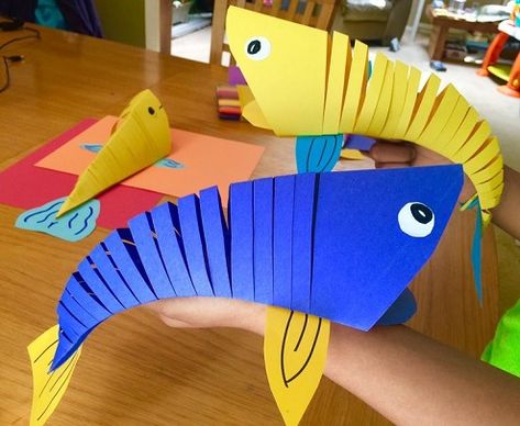 9 Unique Fish Craft Ideas For Kids and Toddlers Fish Crafts Preschool, Paper Tree Craft, Fish Paper Craft, Playroom Toddler, Construction Paper Art, Stem Kids, Construction Paper Flowers, Science Stem, Paper Fish