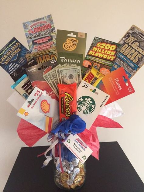 18th Birthday Bouquet Ideas, Easy Fathers Day Gifts, Graduation Gift Basket Ideas, Vegas Ideas, Gift Card Basket, Graduation Gift Basket, Card Bouquet, Gift Card Bouquet, Gift Card Presentation