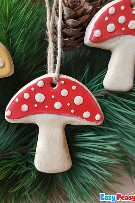 Homemade Salt Dough Ornament Ideas, Salt Dough Pottery, Cute Holiday Crafts For Kids, Paint Salt Dough Ornaments, Salt Dough Mushrooms Diy, Modeling Clay Ornaments Diy, Handmade Mushroom Ornaments, Diy Winter Ornaments, Saltdough Tree Ornaments