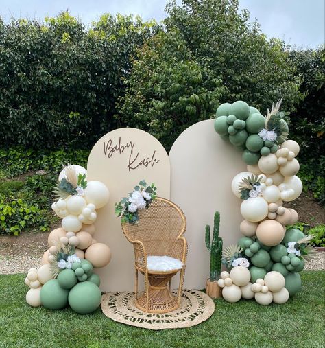 Green And Tan Balloon Arch, Sage Green And Brown Balloon Garland, Cactus Theme Balloon Arch, Green Sage Decor, Sage Balloon Backdrop, Neutral Green Balloon Garland, Green Balloon Arch Party Ideas, Pompous Grass Balloon Arch, Pampas Balloon Decor