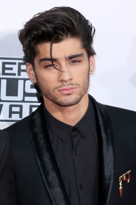 Zayn Malik Hairstyle, Zany Malik, Zayn Malik Pics, Corte De Cabelo Masculino, Latest Albums, Hot Actors, The Dark Side, Zayn Malik, Celebrities Male