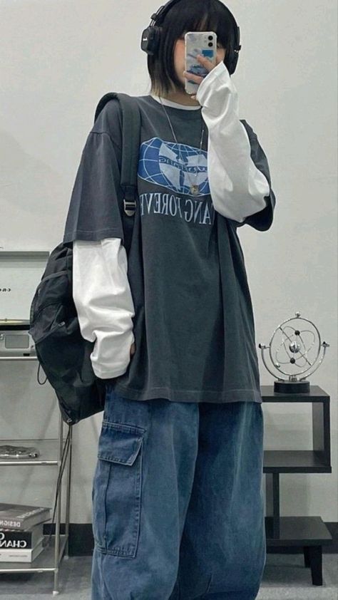 Korean Oversized Outfit, Pakaian Hipster, Tomboy Fits, Baggy Outfit Ideas, Boyish Outfits, Beauty Haul, Baggy Style, Baggy Clothes, Trendy Outfits For Teens