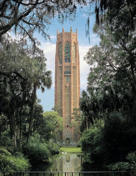 The magical, looming tower built upon Iron Mountain, one of the highest points of peninsular Florida. Lake Wales Florida, Florida Attractions, Tattoo Plant, Florida Adventures, Florida Gardening, Places In Florida, Tower Garden, Old Florida, Backyard Garden Design