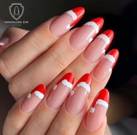 Santa Nail Art, Santa Hat Nails, Pelo Color Vino, Nail Art Noel, Christmas Nail Art Ideas, Christmas Nail Ideas, Santa Nails, Festive Nail Art, Christmas Nail Art Designs