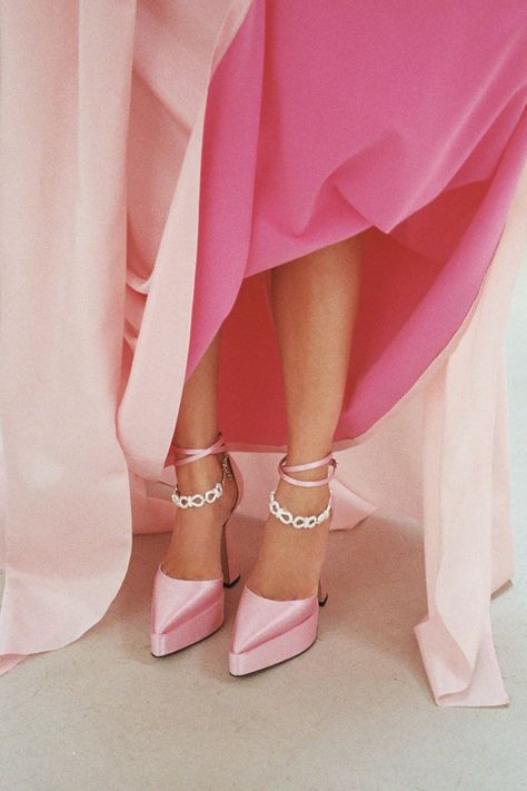 Real Wedding | Roya + Mani Spring Wedding Color Palette, Spring Wedding Colors, Pink Bride, Stylish Party, Bride Photo, Wedding Color Palette, Groom Wear, Toronto Wedding, Wedding Heels