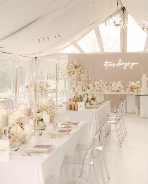 Cream Neutral Wedding, All White Wedding Inspiration, Wedding All White Decor, Champagne Colored Wedding Decor, Taupe And Beige Wedding, Off White Wedding Decor, Nude And White Wedding Decor, Mocha Wedding Theme Color Schemes, Modern Neutral Wedding Decor