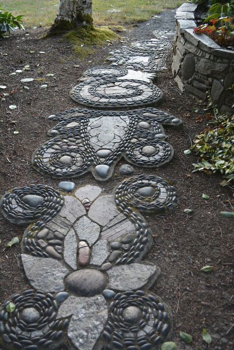 The Pecks’ stone mosaics are legendary; here’s how to make them yourself - oregonlive.com Mosaic Patio, Mosaic Walkway, Stone Garden Paths, Mosaic Rocks, Walkway Design, Mosaic Stepping Stones, Path Ideas, Rock Garden Design, Rock Gardens