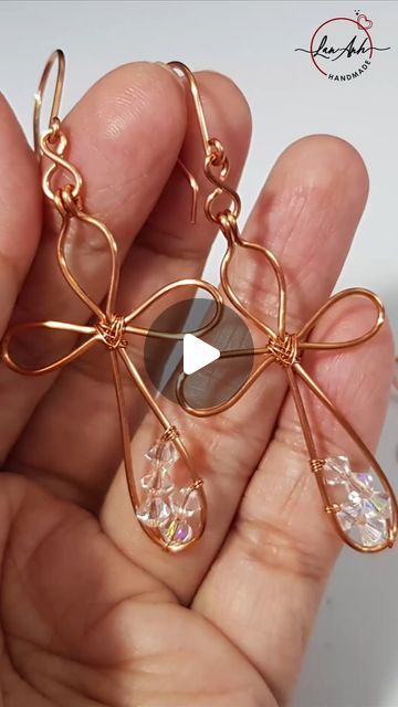 Beaded Wire Cross Diy, Wire And Bead Crosses, How To Make Simple Earrings, Diy Cross Earrings, Wire Crosses Diy, Wire Earrings Handmade Diy, Handmade Earrings Ideas Diy, Wire Ornaments Diy, Homemade Earrings Ideas