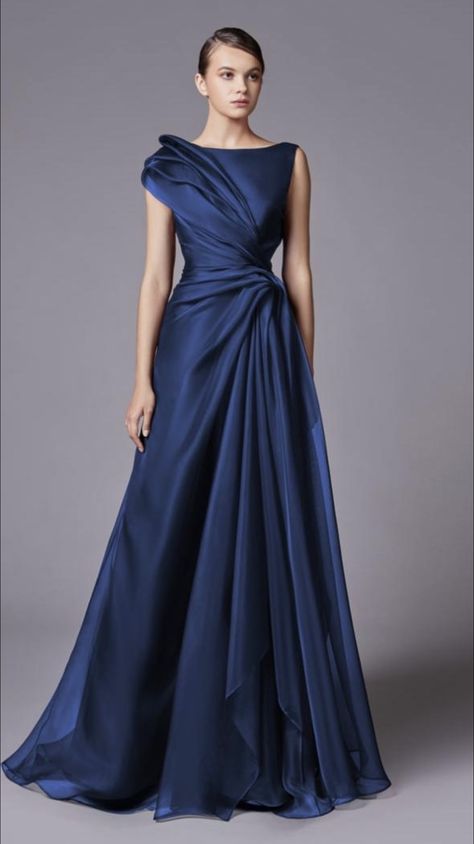 Mom Formal Dress, Sophisticated Evening Gown, Lace Wedding Guest Dress Classy, Elegant Dresses For Big Busted Women, Mother Of The Bride Dresses Long Elegant Formal Gowns, Sleeveless Designs For Dresses, Mother Of The Bride Gown Classy Modern, Mom Prom Dress, Long Dresses For Short Women