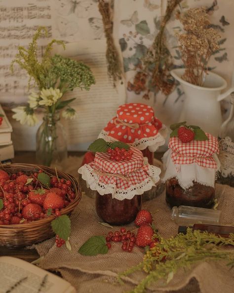 Cottagecore Life, Cottagecore Food, Cottage Aesthetic, Sketchbook Inspo, Dream Cottage, Homemade Jam, Cottagecore Aesthetic, Spring Vibes, Ever After High