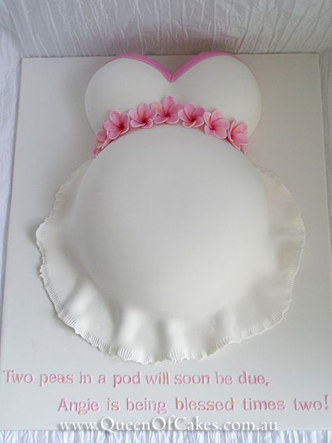 baby bump cake Baby Belly Cake, Bump Cake, Birth Cakes, Baby Bump Cakes, Baby Shower Cake Designs, Belly Cakes, Cake Decorating Party, Boy Baby Shower Centerpieces, Idee Babyshower