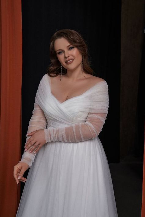 2024 Wedding Dresses for Big Bust: Plus Size, Petite, Elegant Styles, and More Simple Plus Size Wedding Dresses, Wedding Dresses Destination, Dresses For Big Bust, Wedding Dresses Off The Shoulder, Plus Size Wedding Dresses With Sleeves, Curvy Wedding Dress, Curvy Wedding, Wedding Dresses Whimsical, Plus Wedding Dresses