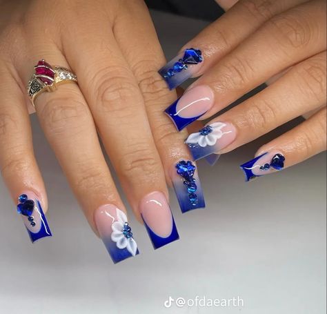 Blue Nail Designs With Charms, Navy Blue Quince Nails, Royal Blue Quince Nails, Nails Acrylic Flower, Blue Bling Nails, Blue Gold Nails, Azul Nails, Royal Blue Nails Designs, Fall Nails Acrylic