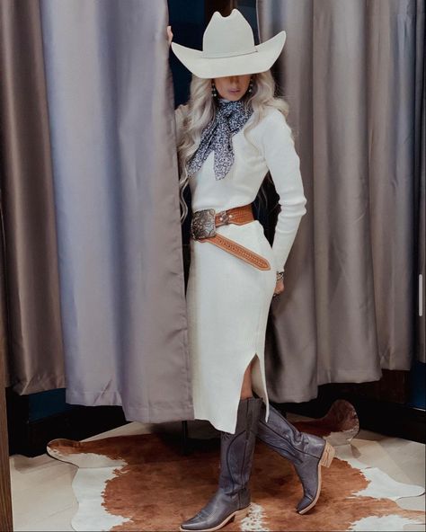 Dressed Up Western Outfits Women, Western Luxury Fashion, Western Gala Outfit Womens Fashion, Bougie Western Outfits, Upscale Country Outfit, New Years Eve Church Outfit Ideas, Formal Cowgirl Outfits Classy, Sophisticated Western Outfits, February Work Outfits For Women