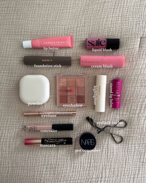 my makeup essentials 🎀  merit, saie, nars, summer fridays, what's in my makeup bag Light Makeup Essentials, Makeup Bag Essentials List, Saie Makeup Bag, What's In My Makeup Bag, What’s In My Makeup Bag, Makeup Essentials List, Minimalist Makeup Collection, Makeup Capsule, Becky Core