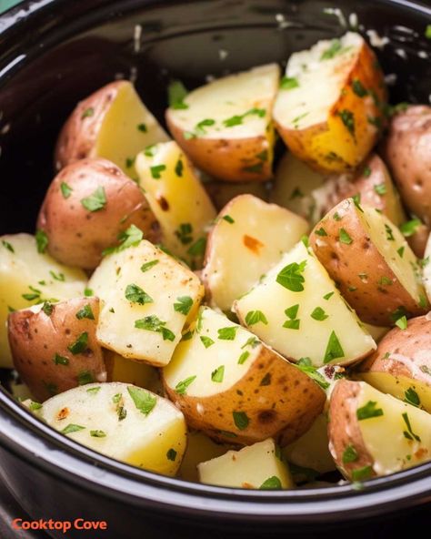 Garlic Ranch Potatoes Crock Pot, Parsley Potatoes Crockpot, Slow Cooker Potato Recipes Side Dishes, Slow Cooker Potatoes And Onions, Slow Cooker Italian Potatoes, Slow Cooker Potatoes And Carrots, Crockpot Potato Recipes Slow Cooker, Potato Side Dishes Easy Crock Pot, Crockpot Potato Recipes Side Dishes