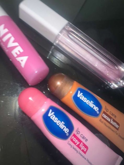 Vaseline Lip Therapy Aesthetic, Tinted Lips, Vaseline Cocoa Butter, Cocoa Butter Lip Balm, Vaseline Lip Therapy, Lip Therapy, Vaseline Lip, Rosy Lips, Lip Balm Tubes