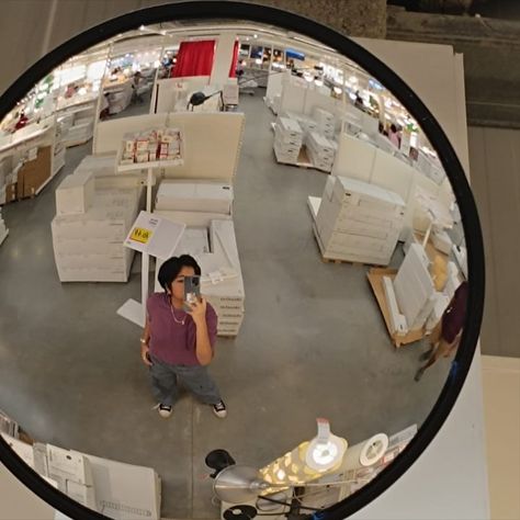 #convexmirror #mirror #fisheye #ikea #aesthetic #mirrorselfi #trafficlight Fish Eye Mirror, Ikea Aesthetic, Mirror Industrial, Eye Mirror, Elf Me, Fisheye Lens, Fish Eye Lens, Fish Eye, Convex Mirror