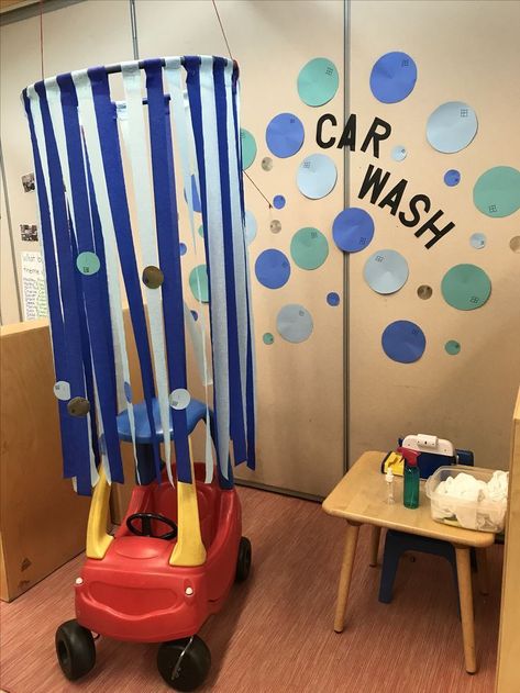 Classroom Car Wash dramatic play area – fun for school or home! Repinned by Therapy Shoppe #therapyshoppe #pretendplay #creativeplay #classroom #fun #sensory #play Transport Play Ideas, Infant Dramatic Play Ideas, Transportation Chart Preschool, Drdp Activities Preschool, Dramatic Play For Preschoolers, Transportation Dramatic Play, Transportation For Preschool, Transportation Preschool Theme, Preschool Transportation Theme