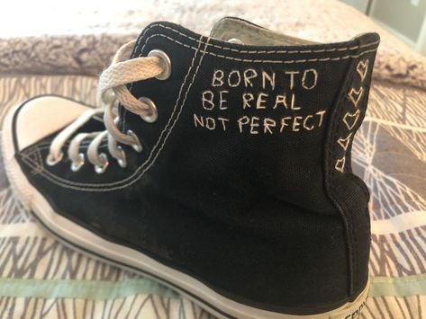 Converse Orange, Loren Hale, Converse Design, Grunge Shoes, Converse Chucks, Estilo Hippy, Maggie Lindemann, Custom Converse, Taylor Momsen