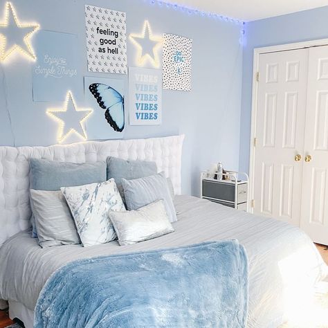 Blue Room Themes, Light Blue Rooms, Light Blue Bedroom, Blue Dorm, Blue Room Decor, Blue Bedroom Decor, College Dorm Room Decor, Dorm Room Designs, Dorm Room Inspiration