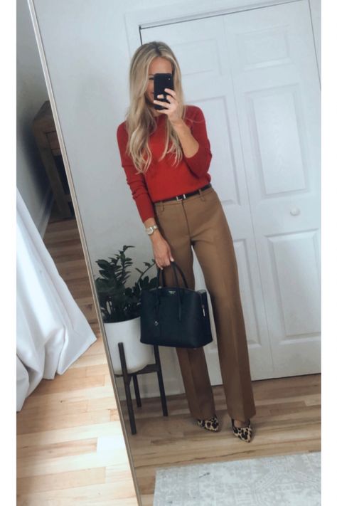 Fall Office Outfits For Women 2022, Bussines Casual Women Outfits Winter, Professional Sweater Outfits, Light Brown Pants Outfit For Work, Business Sweater Outfits, Work Fashion 2022, Women’s Work Clothes, Med School Interview Outfit Women, Women’s Casual Work Outfits