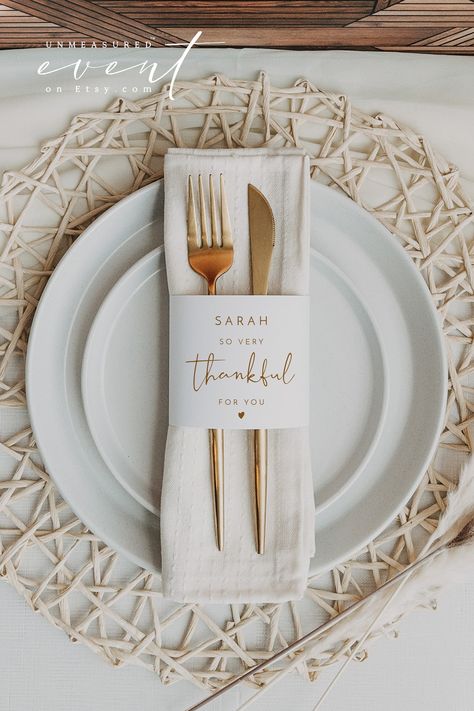 "ENJOY 60% OFF WHEN YOU ORDER 3 OR MORE ITEMS. Discount applied automatically at checkout. Create a unique vibe at this year's Thanksgiving or Friendsgiving dinner celebration. Let your guests know exactly how thankful you are for their presence in your life with these boho 'thankful for you' napkin wraps. It's so easy to edit the terracotta coloring to match your decor (though, who would want to!?) to match your tablescape. The best part? These are perfect for the last minute planner. Raise you Napkin Wrap, Bohemian Terracotta, Thanksgiving Dinner Table Setting, Friendsgiving Dinner Party, Friendsgiving Decorations, Place Settings Thanksgiving, Modern Thanksgiving, Thanksgiving Dinner Party, Thanksgiving Friendsgiving