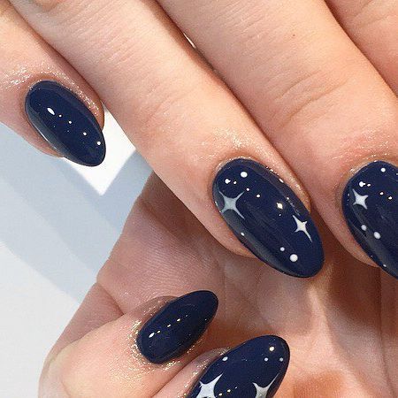 Dark Blue With Stars Nails, Formal Blue Nails, Dark Blue Starry Nails, Navy Nails Stars, Blue Nails Acrylic With Design, Midnight Blue Nails With Stars, Midnight Nails Design, Dark Blue Holiday Nails, Navy Blue Nails With Stars