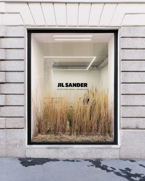 JIL SANDER on Instagram: “#JILSANDER Milan’s via Sant’Andrea store Accessories installation 📸 @federicotorra #JilSanderbyLucieandLukeMeier” Display Visual Merchandising, Store Concept, Visual Merchandising Displays, Storefront Design, Window Display Design, Retail Windows, Store Windows, Store Window, Shop Window Design