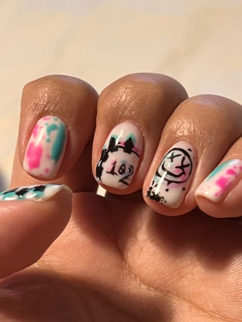 Newsies Nail Art, Blink 182 Nails Design, Blink 182 Nail Art, Blink 182 Nails, Nails For Concert, Blink Concert, When We Were Young Festival, Cutesy Nails, Nails Tech