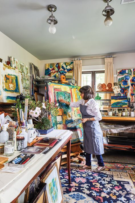 Organizing An Art Studio, Artist Studio Organization Ideas, Art Corner Studio Small Spaces, Art Studio In House, Painting Studio Aesthetic, Painters Aesthetic, Creative Spaces Studio, Art Studio Inspiration, Art Studio Wall