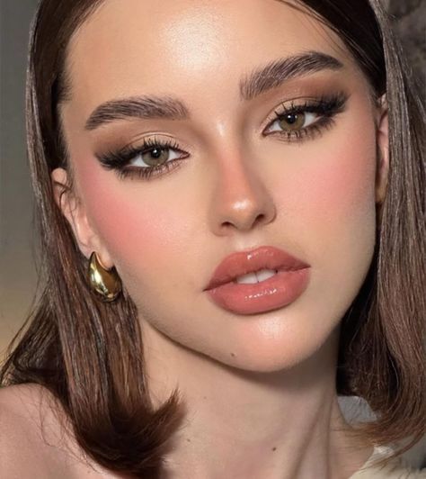 Low Contrast Glam Makeup, Dewy Full Glam Makeup, Prom Makeup Indian, Regal Makeup Look, Formal Glam Makeup, Dewy Glam Makeup, Prom Makeup Inspiration, Glowy Prom Makeup, Soft Glam Formal Makeup