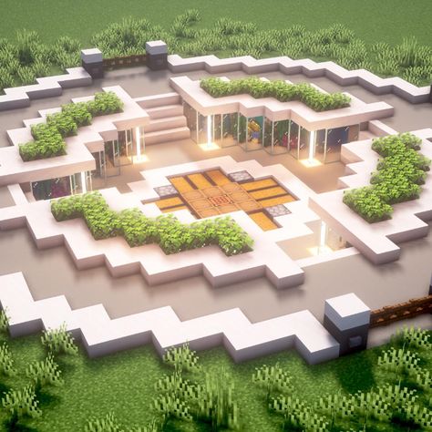 Minecraft Building Ideas Circle, Minecraft Castle Fountain, Circular Minecraft Builds, Under Water Minecraft Base, Minecraft Underwater Dome, Modern Base Minecraft, Minecraft Roundabout, Minecraft Compound Base, Minecraft Circular Base