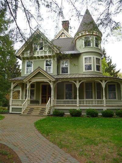 Victorian Homes Exterior, Cooperstown Ny, Victorian House Plans, Old Victorian Homes, Victorian Style House, Victorian Style Homes, Cute House, Dream House Interior, Green House