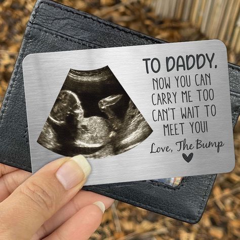 Celebrate the anticipation of fatherhood with the "To Daddy Now You Can Carry Me Too From Bump" Personalized Photo Aluminum Wallet Card. This special wallet card is a perfect gift for an expecting dad, making it an ideal Daddy to Be gift or a thoughtful present for a new dad. The personalized touch adds sentimentality, Father’s Day Gift For Expecting Dads, Father’s Day Gift Ideas For Dad To Be, Gifts For Moms To Be, Cute Ways To Announce Pregnancy To Daddy, Daddy To Be Gift Ideas, Cute Pregnancy Announcement For Parents, Ideas To Tell Husband About Pregnancy, Cute Ways To Tell Husband Your Pregnant, Ways To Tell Your Husband Your Expecting