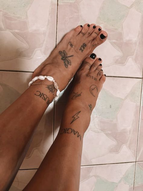 Full Ankle Tattoo, Front Of Shin Tattoo, Leg Word Tattoo, Feet Tatoos Woman, Tattoo Feet Women, Feet Tattoos For Women Beautiful, Simple Ankle Tattoos, Tattoo Bein Frau, Tattoos Foot